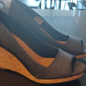 Toms wedge sandals